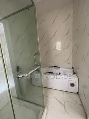 4bdrm Townhouse/Terrace in Ikota for sale
