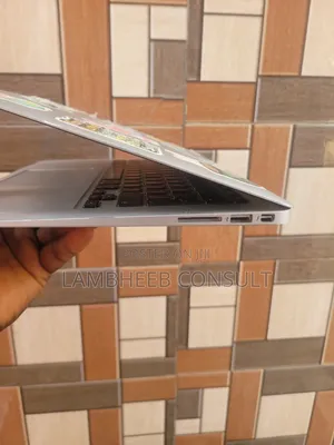 Laptop Apple MacBook Air 2017 8GB Intel Core I5 SSD 128GB