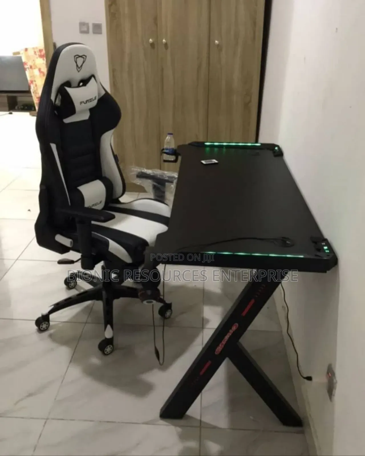 Executive Gaming Chair and Gaming Table