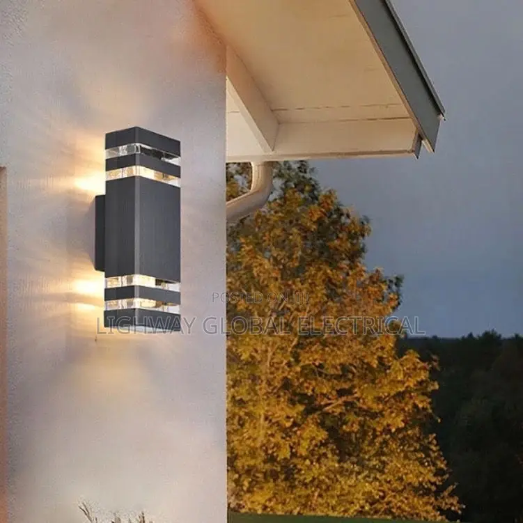 Up/Down Outdoor Light