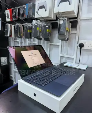 Laptop Apple MacBook Air 2024 M3 13-inch 16GB Apple M3 SSD 512GB