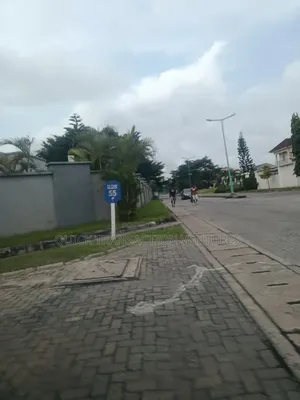 Full Plot Land in a Serviced Estate