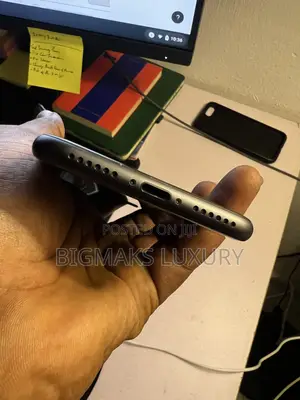 Apple iPhone 8 64 GB Black