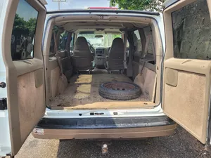 GMC Savana 2000 White