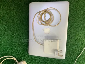 Laptop Apple MacBook Pro 8GB Intel Core i5 SSHD+SSD 512GB