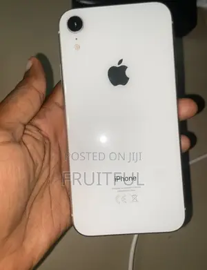 Apple iPhone XR 64 GB White