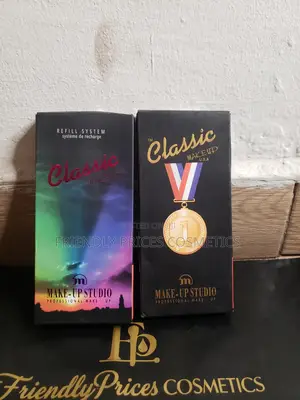 Classic Makeup 18-Pan Eyeshadow Palette