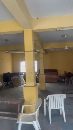 5bdrm Block of Flats in Apata Estate, Shomolu / Shomolu for rent