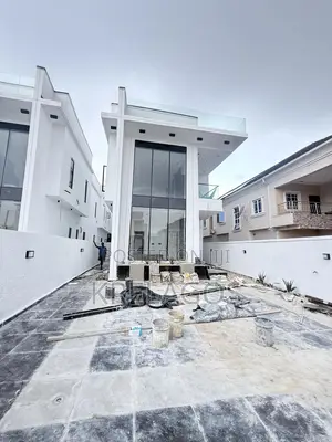 5bdrm Duplex in Ikota for sale