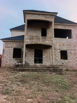 3bdrm Duplex in Goldmind Estate, FHA for sale