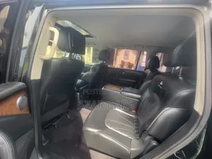 Infiniti QX56 2011 Black