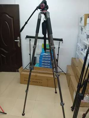 Heavy-Duty Tripod Stand
