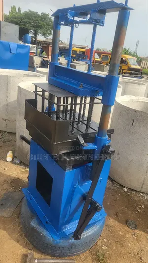 Interlocking Vibrated Moulding Machine