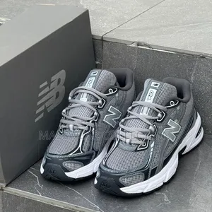 New Balance 740