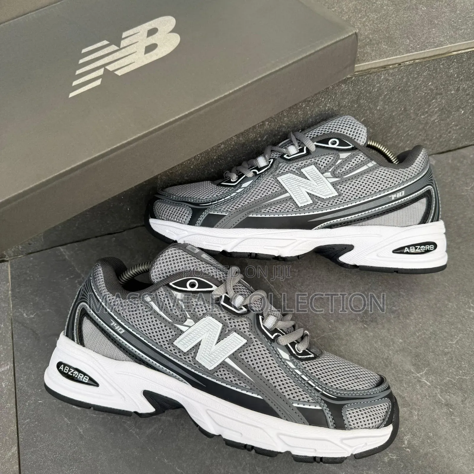New Balance 740