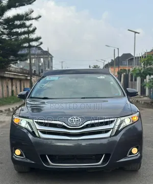 Toyota Venza Limited AWD V6 2013 Gray