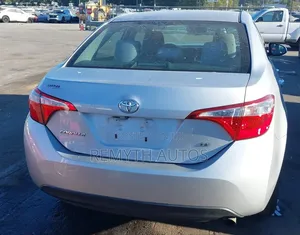 Toyota Corolla LE 4dr Sedan (1.8L 4cyl CVT) 2015 Silver