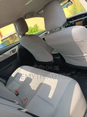 Toyota Corolla LE 4dr Sedan (1.8L 4cyl CVT) 2015 Silver