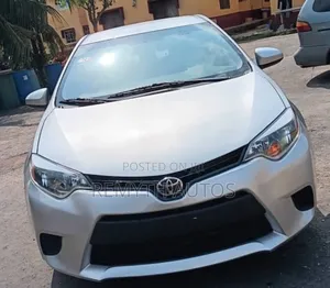 Toyota Corolla LE 4dr Sedan (1.8L 4cyl CVT) 2015 Silver