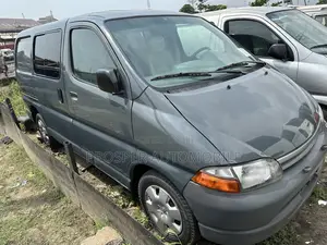 Toyota HiAce 2006 Grey
