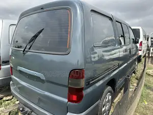 Toyota HiAce 2006 Grey