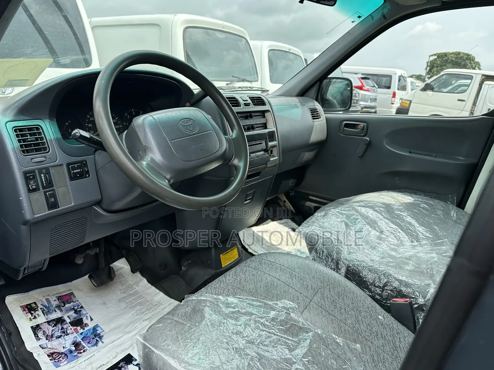 Toyota HiAce 2006 Grey