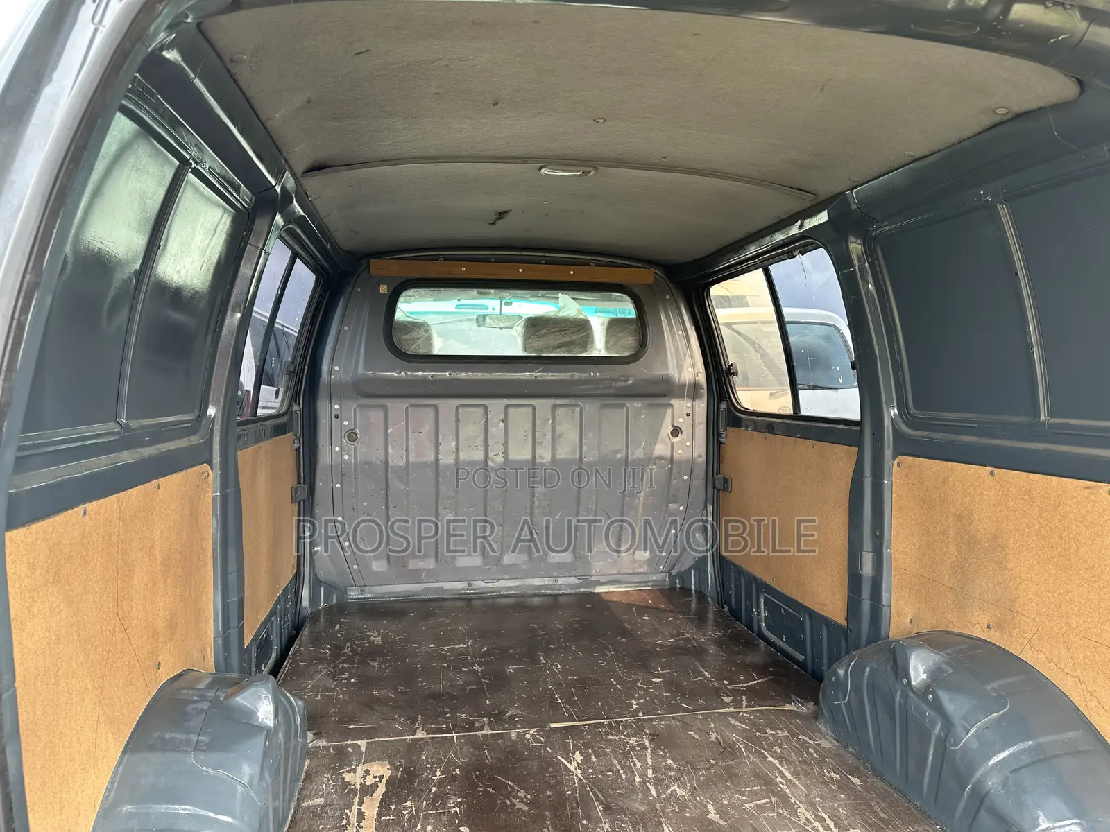 Toyota HiAce 2006 Grey