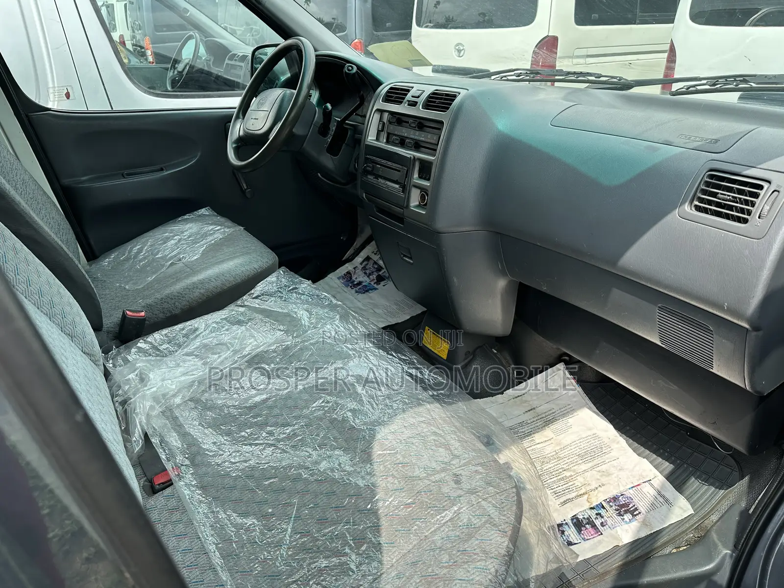 Toyota HiAce 2006 Grey