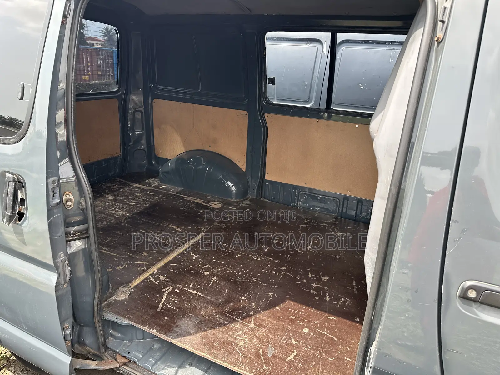 Toyota HiAce 2006 Grey