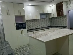 Contemporary Kitchen Cabinets