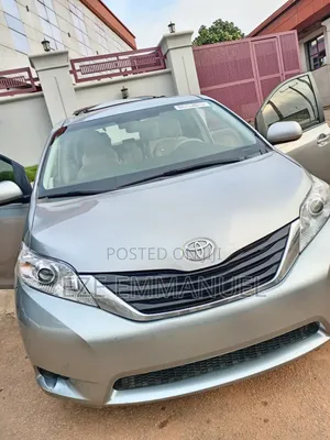 Toyota Sienna LE 8-Passenger 4dr Minivan (3.5L 6cyl 6A) 2014 Gray