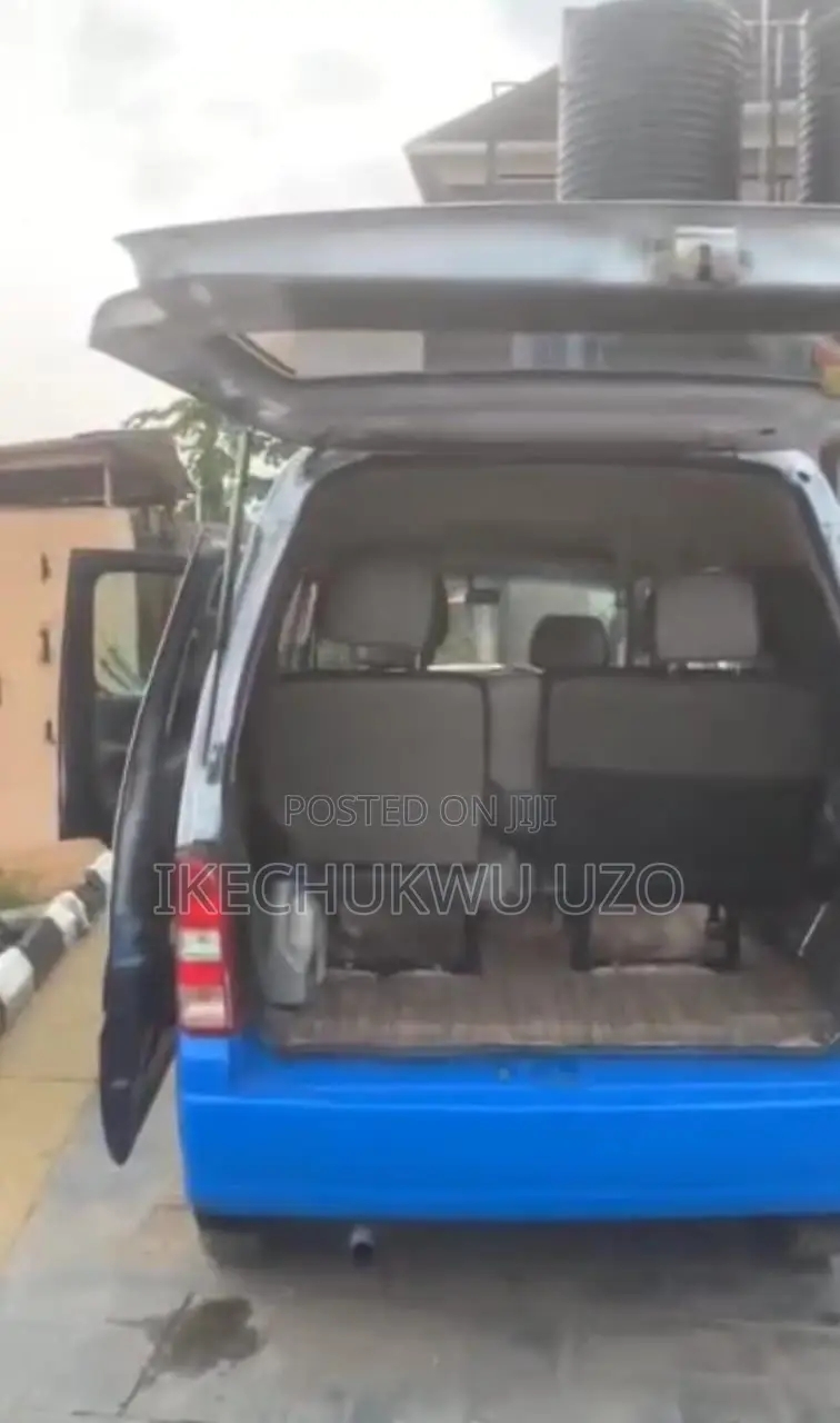 Suzuki APV Minibus 2010