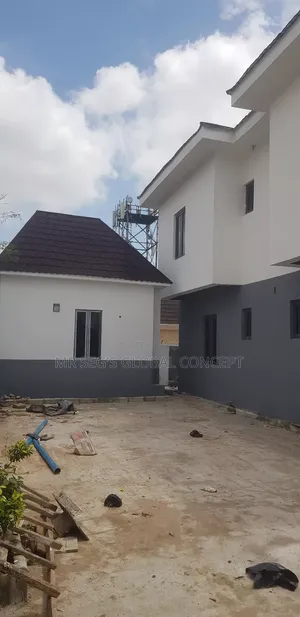 Painting, Screeding and Wallpaper Services