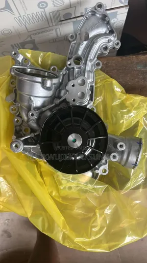 Mercedes Benz Water Pump 156/157 Original Star
