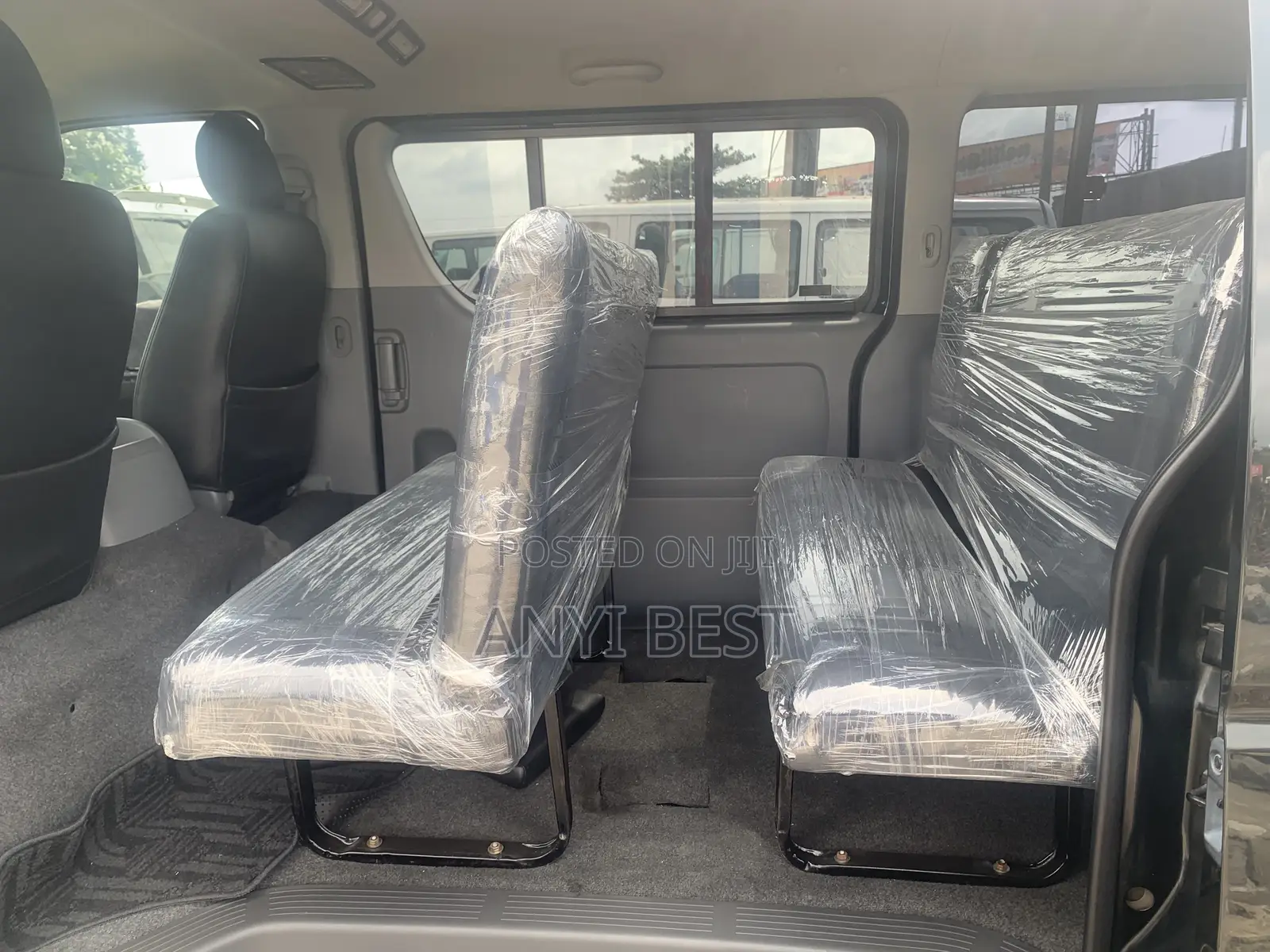 Toyota HiAce 2016 Black