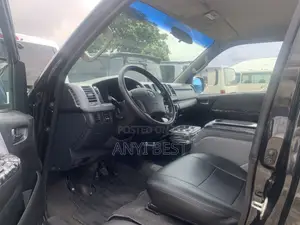 Toyota HiAce 2016 Black