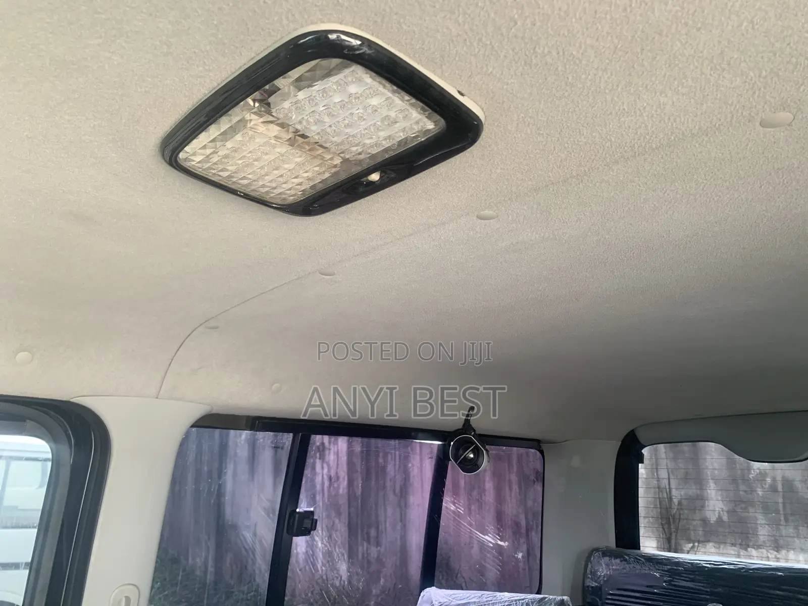 Toyota HiAce 2016 Black