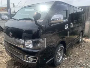 Toyota HiAce 2016 Black