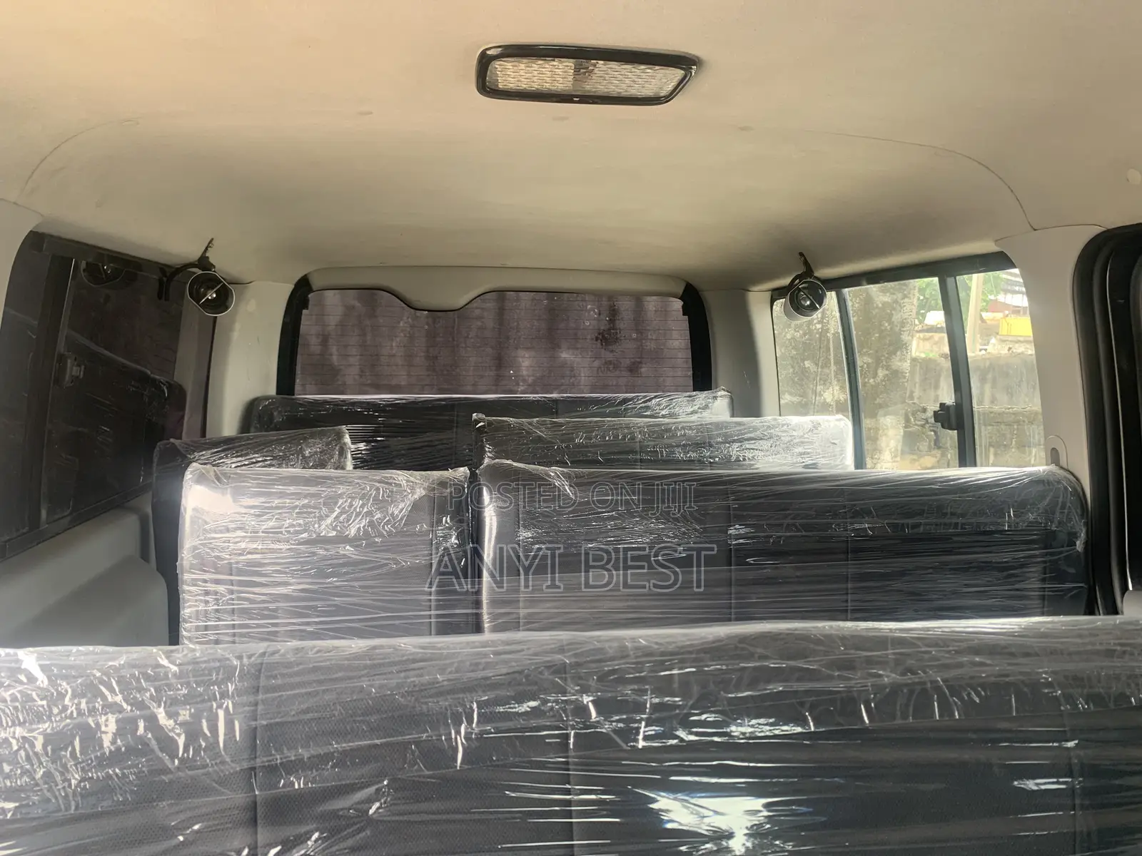 Toyota HiAce 2016 Black
