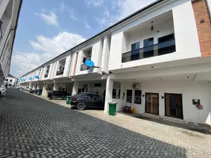 4bdrm Duplex in Harris Drive By Vgc, for rent