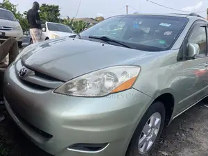 Toyota Sienna 2006 Green