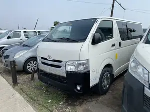 Toyota HiAce 2012 White