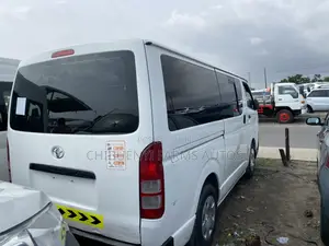 Toyota HiAce 2012 White