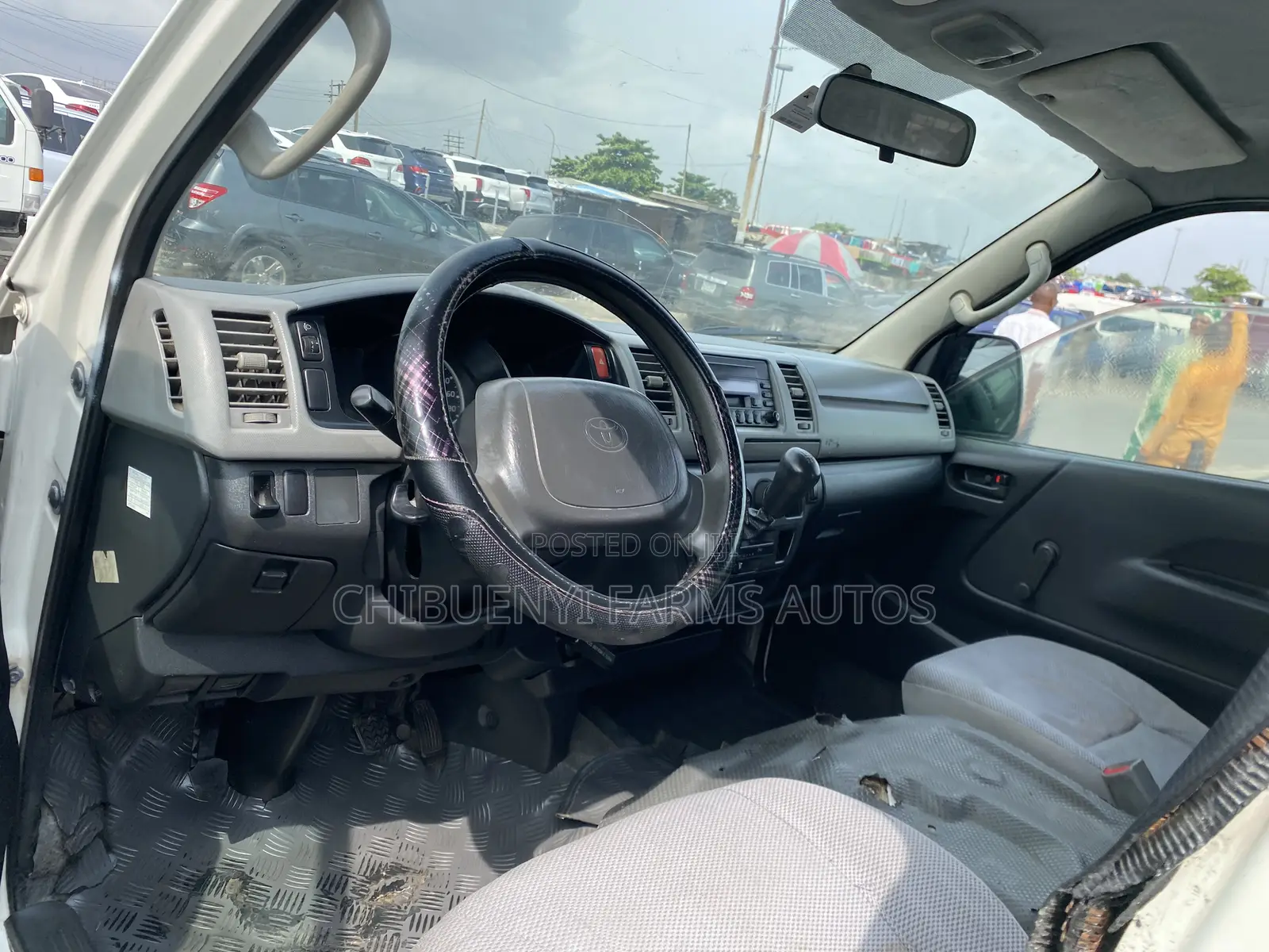 Toyota HiAce 2012 White