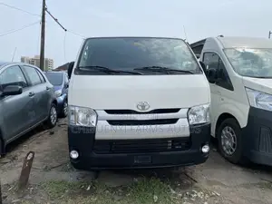 Toyota HiAce 2012 White