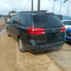 Toyota Sienna LE AWD 2005 Green