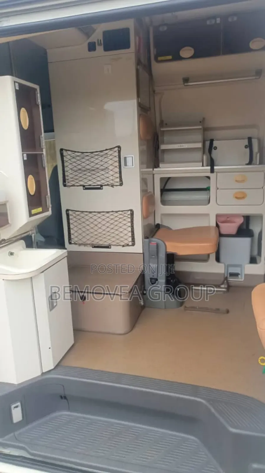 Toyota HiAce 2019 White