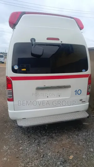 Toyota HiAce 2019 White