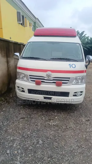 Toyota HiAce 2019 White