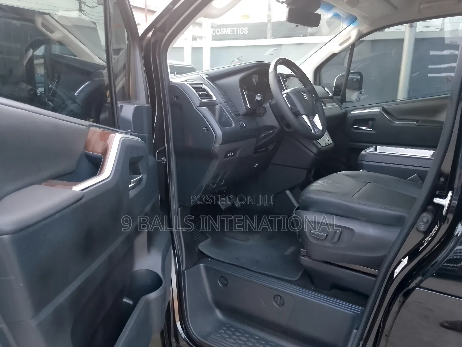 Toyota Granvia 2020 Black